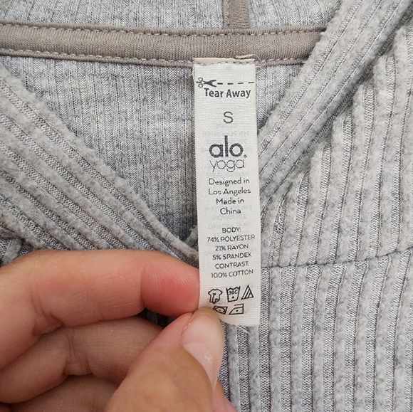 Alo Yoga Muse Hoodie and Sweatpant Set In Athletic Heather Grey Size Small - Picture 6 of 11
